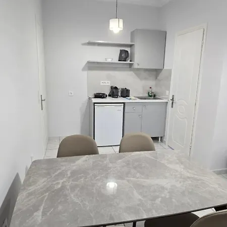 Georgia Apartment *